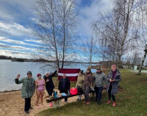Visā Latvijā ziemas peldētāji apvienojas kopīgā peldējumā - LTSA, Latvijas Tautas Sporta Asociācija