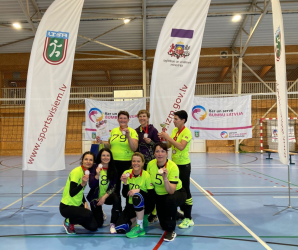 Bildes no Latvijas čempionāta Ķer un servē bumbu 45+ - LTSA, Latvijas Tautas Sporta Asociācija