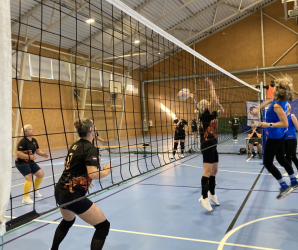 Bildes no Latvijas čempionāta Ķer un servē bumbu 45+ - LTSA, Latvijas Tautas Sporta Asociācija