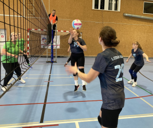 Bildes no Latvijas čempionāta Ķer un servē bumbu 45+ - LTSA, Latvijas Tautas Sporta Asociācija