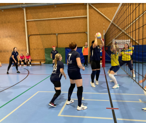 Bildes no Latvijas čempionāta Ķer un servē bumbu 45+ - LTSA, Latvijas Tautas Sporta Asociācija