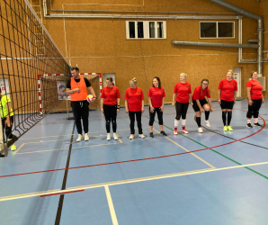 Bildes no Latvijas čempionāta Ķer un servē bumbu 45+ - LTSA, Latvijas Tautas Sporta Asociācija